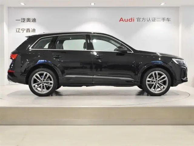 Audi Q7 — Фото автомобиля 3