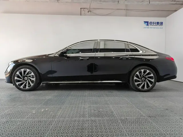 Mercedes-Benz E-Class — Фото автомобиля 7