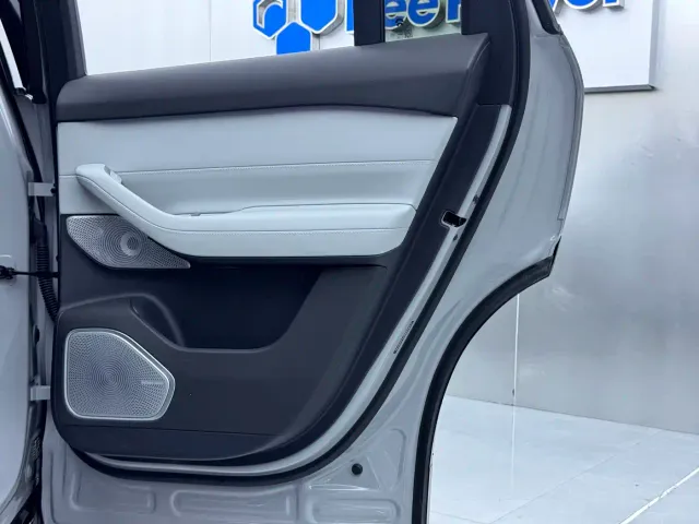 Nio ES6 — Фото автомобиля 24