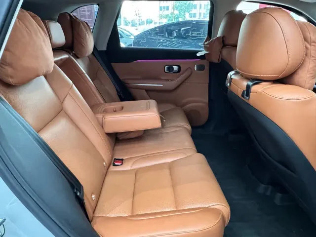 Leapmotor C10 — Фото автомобиля 19