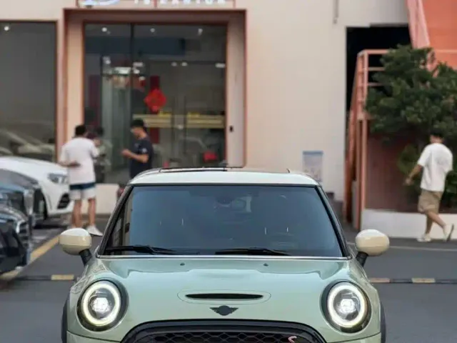 MINI Hatch — Фото автомобиля 2