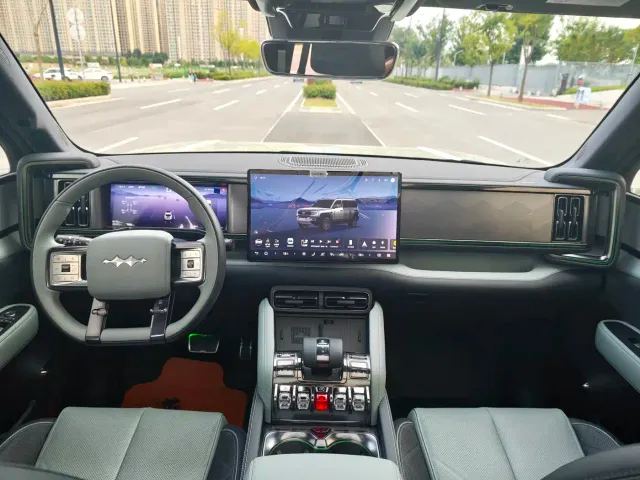 BYD FangChengBao Leopard 5 — Фото автомобиля 12