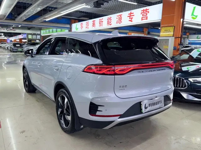 BYD Tang — Фото автомобиля 4