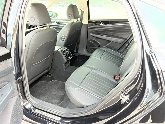 Volkswagen Passat — Фото автомобиля 15