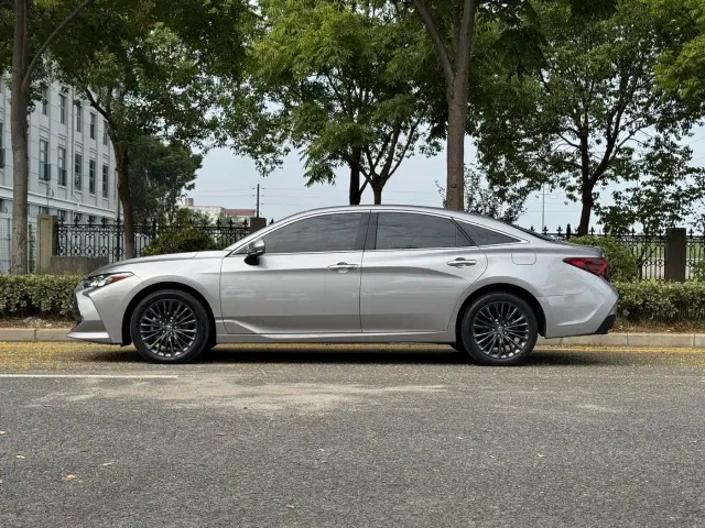 Toyota Avalon — Фото автомобиля 4