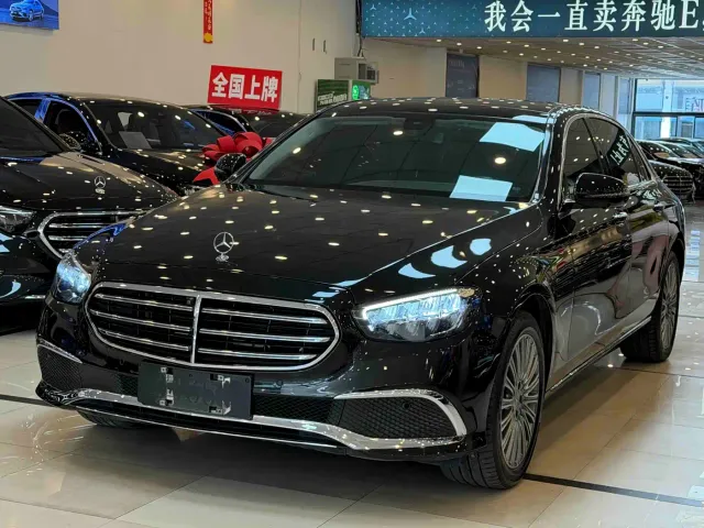 Mercedes-Benz E-Class — Фото автомобиля 2