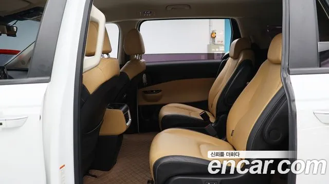 Kia Carnival 4th Gen — Фото автомобиля 18