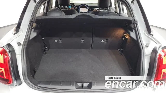 Mini Cooper Cooper 5 дверей Classic — Фото автомобиля 16