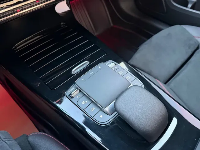 Mercedes-Benz A-Class — Фото автомобиля 12