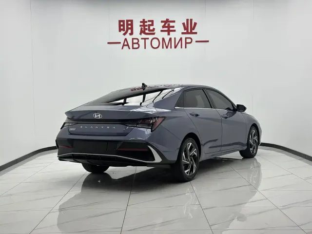 Hyundai Elantra — Фото автомобиля 8