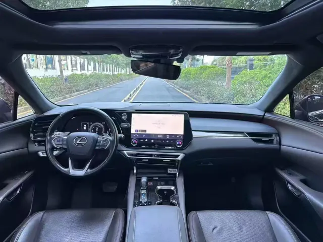 Lexus RX — Фото автомобиля 5