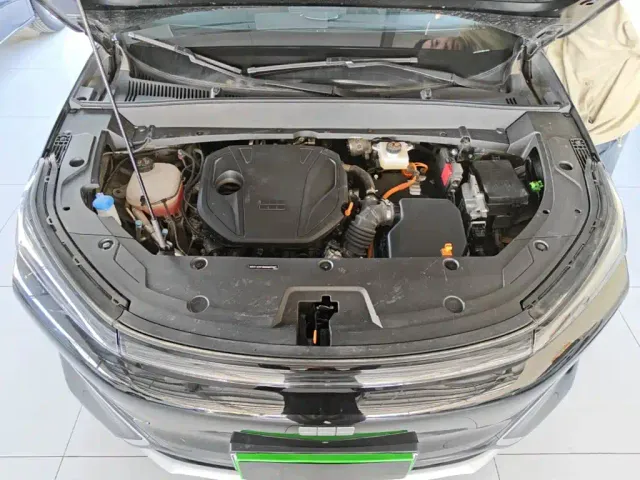 Geely Galaxy Starship 7 EM-i — Фото автомобиля 19