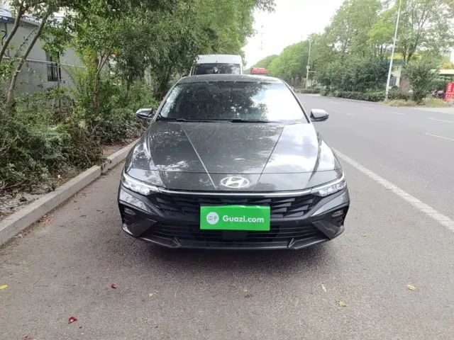 Hyundai Elantra — Фото автомобиля 2