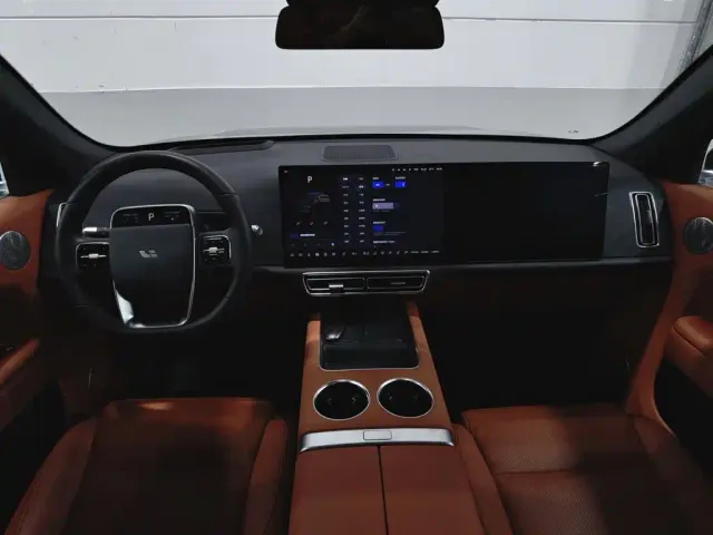 Li Auto L7 — Фото автомобиля 5