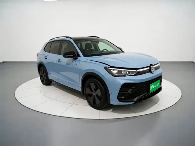 Volkswagen Tiguan L — Фото автомобиля 3