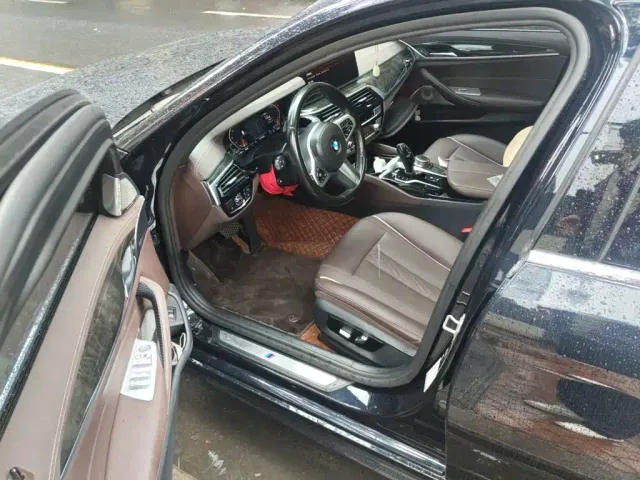 BMW 5 Series — Фото автомобиля 13