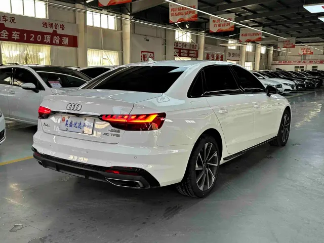 Audi A4L — Фото автомобиля 5