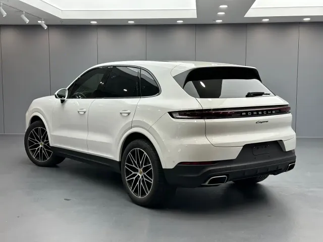 Porsche Cayenne — Фото автомобиля 6