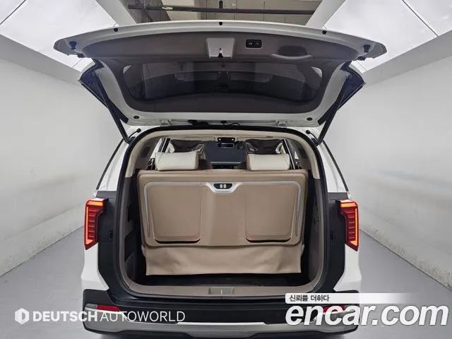 Kia Carnival Generation 4 — Фото автомобиля 17