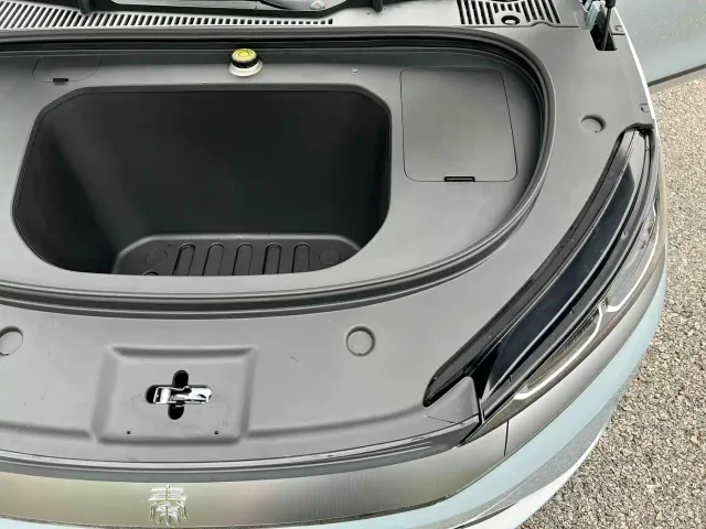 BYD Qin L — Фото автомобиля 20