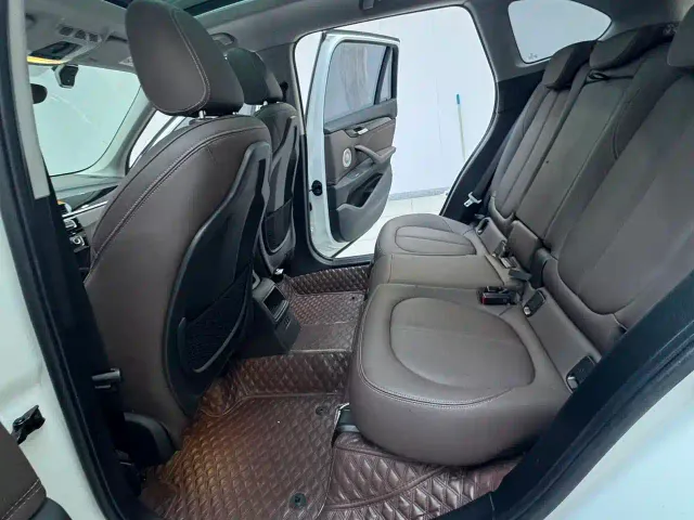 BMW X1 — Фото автомобиля 12