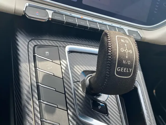 Geely Boyue — Фото автомобиля 12