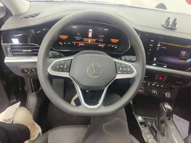 Volkswagen Passat — Фото автомобиля 10