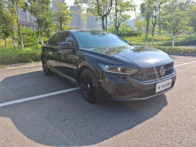 Volkswagen Passat — Фото автомобиля 3
