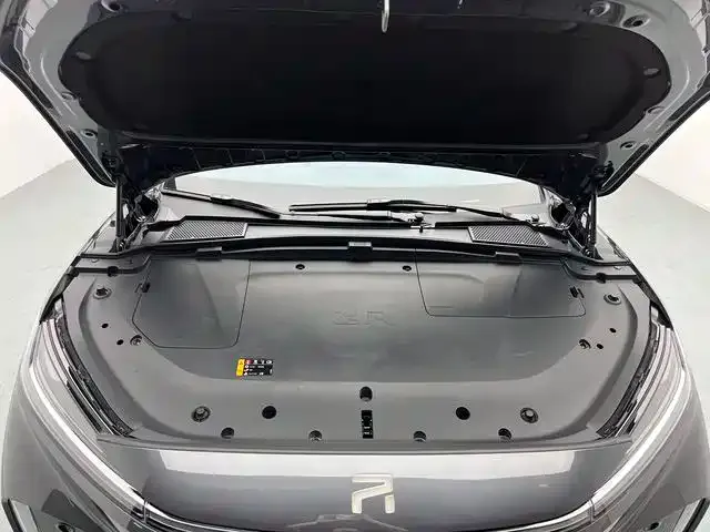 Roewe Feifan R7 — Фото автомобиля 10
