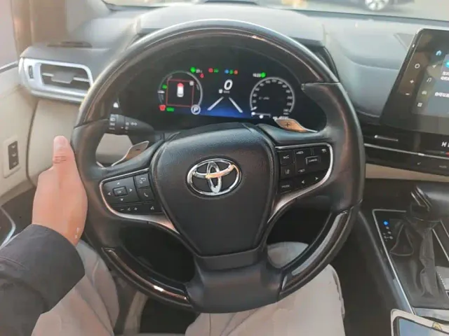 Toyota Granvia — Фото автомобиля 10