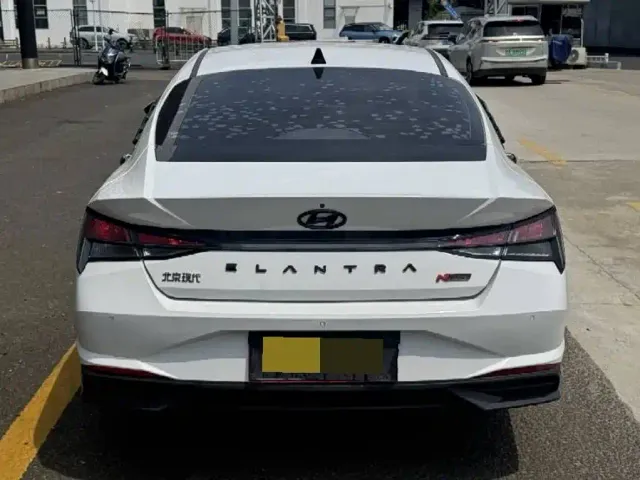 Hyundai Elantra — Фото автомобиля 8