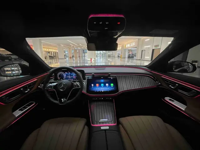 Mercedes-Benz E-Class — Фото автомобиля 6