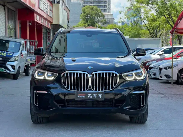 Фотография автомобиля — BMW X5