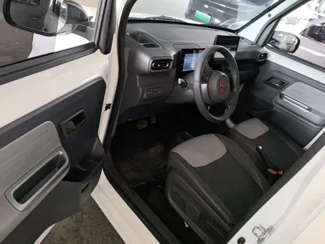 Wuling Zhiguang NEV — Фото автомобиля 15