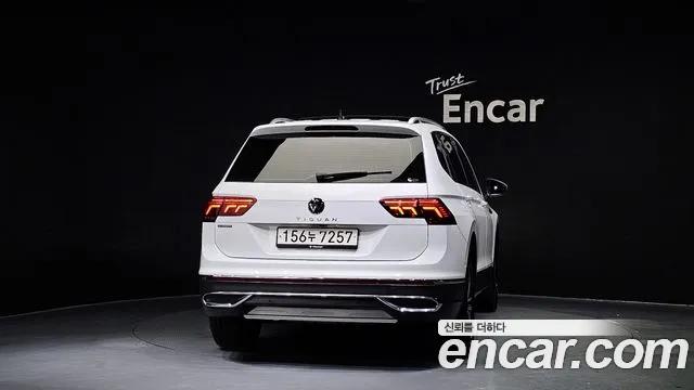 Volkswagen Tiguan — Фото автомобиля 4