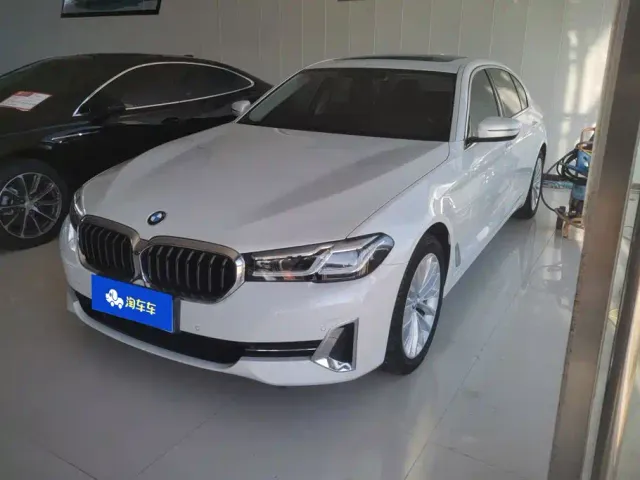 Фотография автомобиля — BMW 5 Series