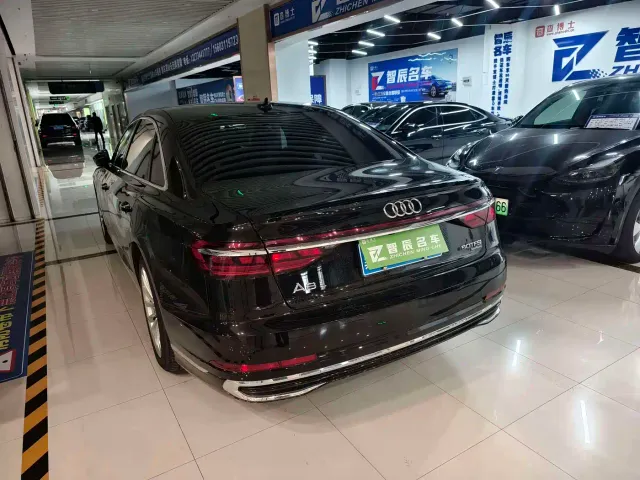 Audi A8 — Фото автомобиля 9