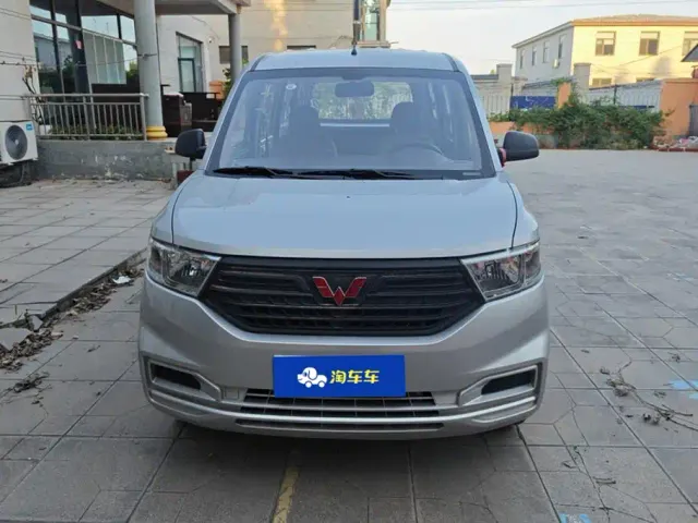 Wuling Hongguang V — Фото автомобиля 2