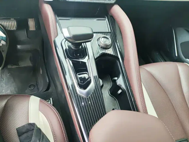 Geely Xingyue L 2021 2.0TD DCT EVO FWD Intelligent Premium Edition — Фото автомобиля 10