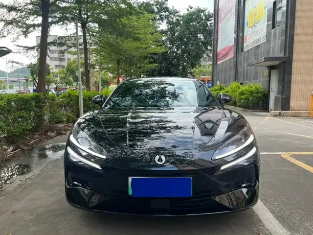 Denza Denza Z9GT 2024 Model 1100 AWD Pro Edition — Фото автомобиля 3