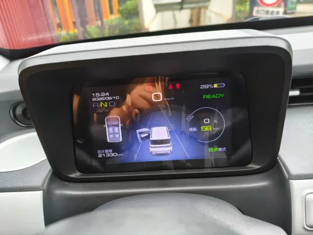Wuling Hongguang Mini EV — Фото автомобиля 13