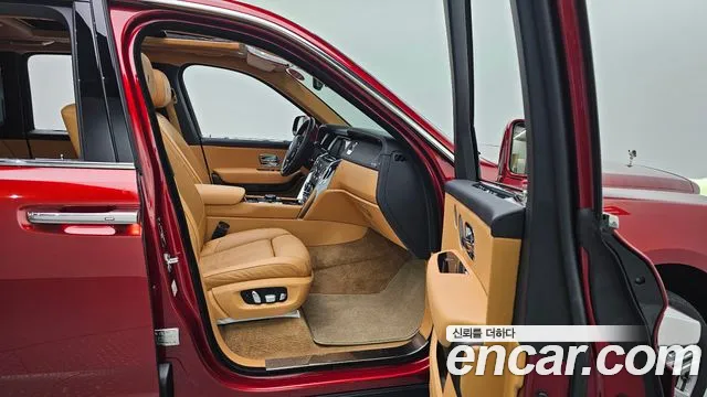 Rolls-Royce Cullinan — Фото автомобиля 11