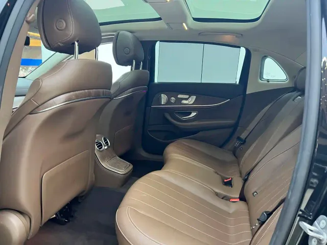 Mercedes-Benz E-Class — Фото автомобиля 6