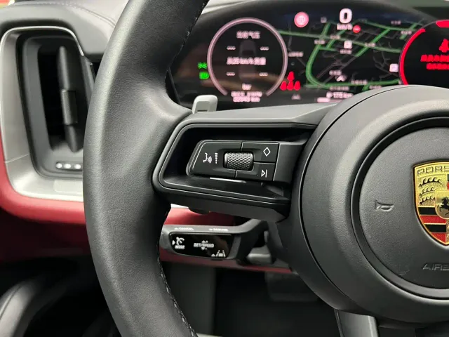 Porsche Cayenne — Фото автомобиля 8