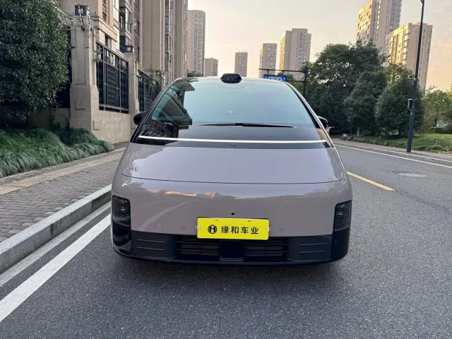 Li Auto MEGA — Фото автомобиля 2