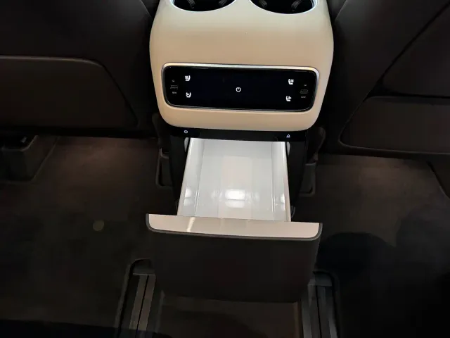 Li Auto MEGA — Фото автомобиля 12
