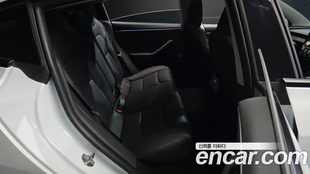 Tesla Model 3 — Фото автомобиля 17