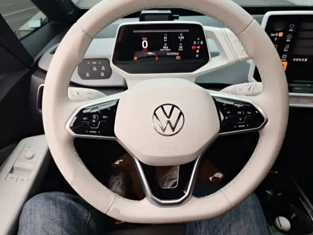 Volkswagen ID.3 — Фото автомобиля 10
