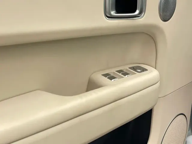 Li Auto L6 — Фото автомобиля 12