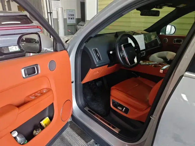 Li Auto L9 — Фото автомобиля 13